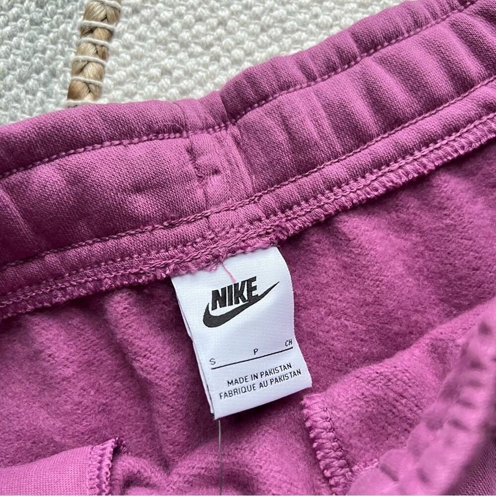 Nike Essential Loose Fit High Rise Light Bordeaux Fleece Lined Sweat Shorts S - Picture 8 of 10